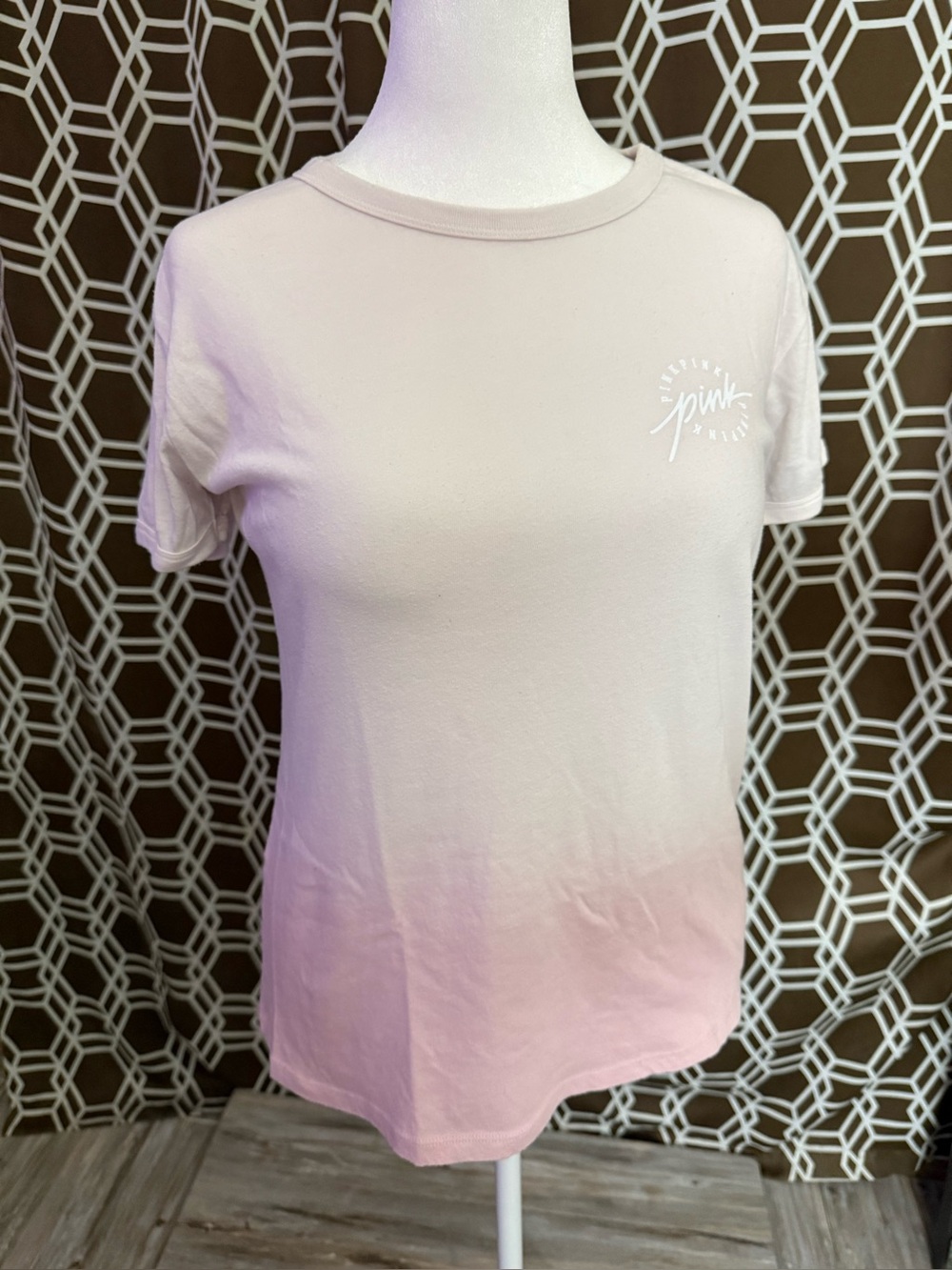 PINK Victoria’s Secret Ombre Soft T-Shirt Women’s Size Small Pink Rose Logo